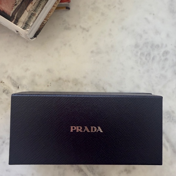 Prada sunglasses - Picture 5 of 5